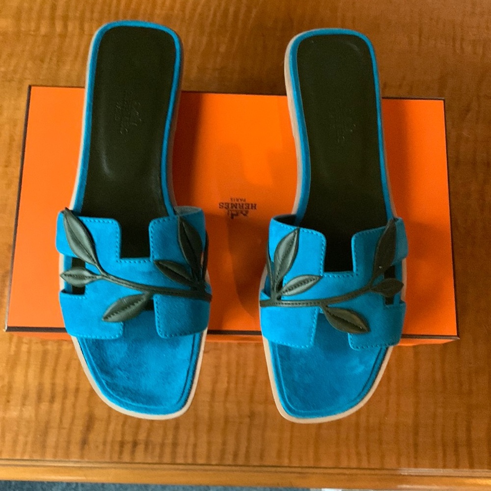 Brand new Hermes Oran suede sandals. Size 40